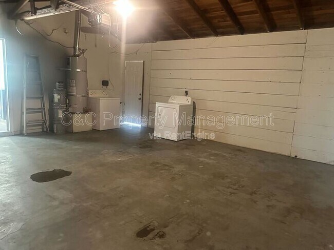 Building Photo - 5625 E Bellaire Way