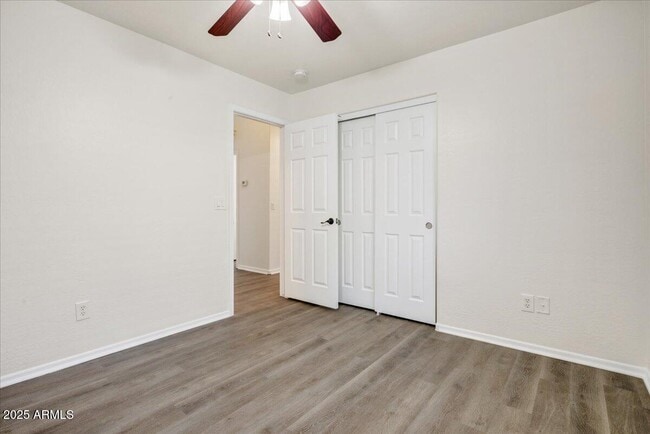 Building Photo - 13009 W Port Royale Ln