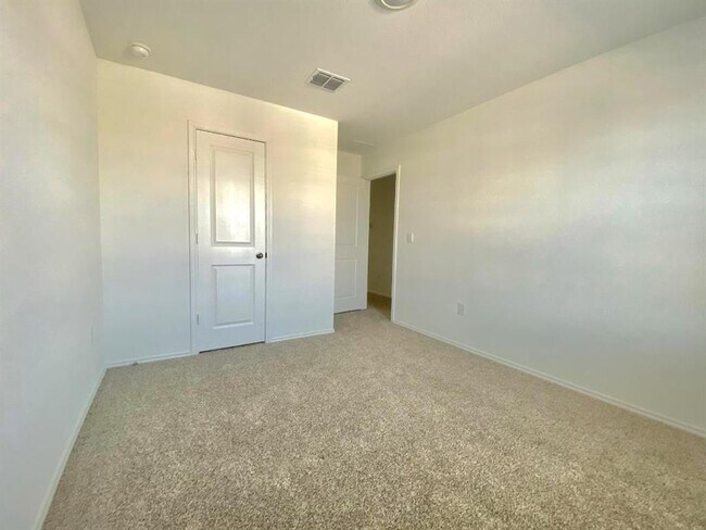 Building Photo - 12320 Silversmith Ln