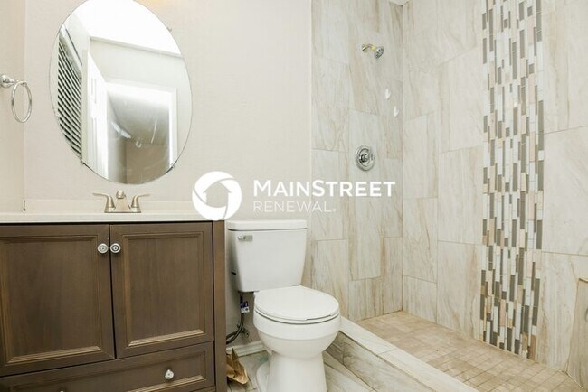 Building Photo - 3 Bedroom Pet-Friendly Home in Irving, TX with Main Street Renewal