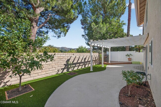 Building Photo - 4202 Lost Springs Dr
