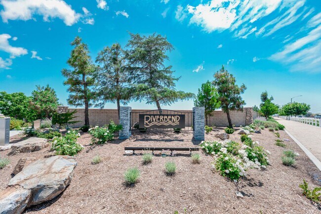 Building Photo - Large Single Family, 5 Bed 3 Bath, Corona-Norco Unified School District.