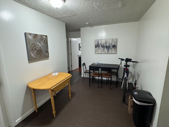 Building Photo - 68 E 200 S