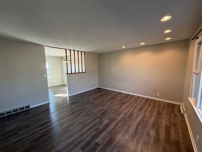 Building Photo - 3-Bedroom Home with Garage & Basement – Easy Access to Dodge St. | 1,040 SF