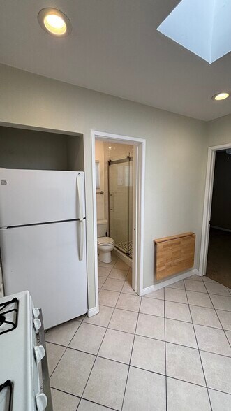 Kitchen/bath - 3949 1/2 32nd St