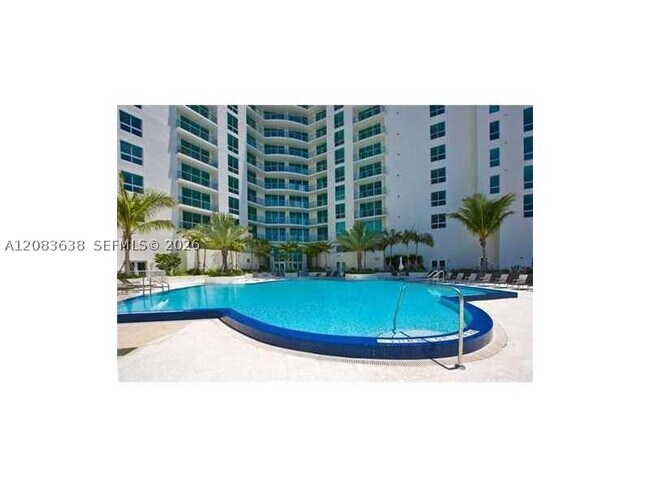 Building Photo - 300 S Biscayne Blvd