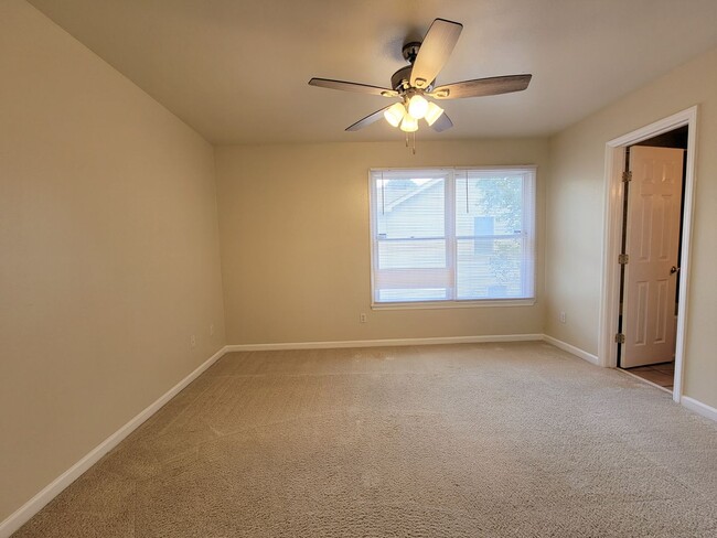 Building Photo - 3 bedroom town home available for rent right away, renting for $1800, includes privacy fenced yar...