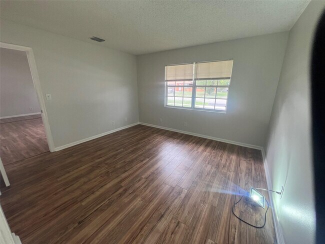 Building Photo - 1240 SW 73rd Ave