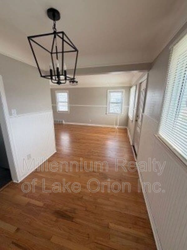 Building Photo - 611 E Madison Ave