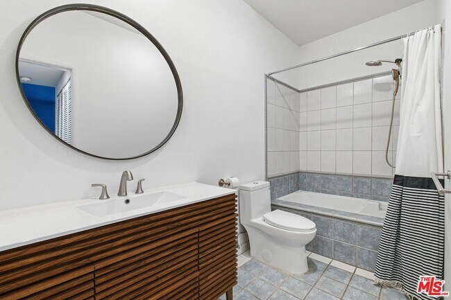 Building Photo - 8960 Cynthia St