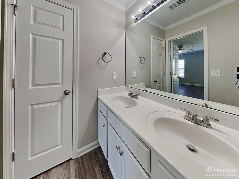 Building Photo - 149 Moores Creek Dr