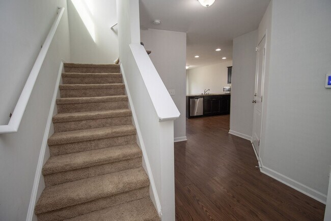 Building Photo - 22 Routhland Ct