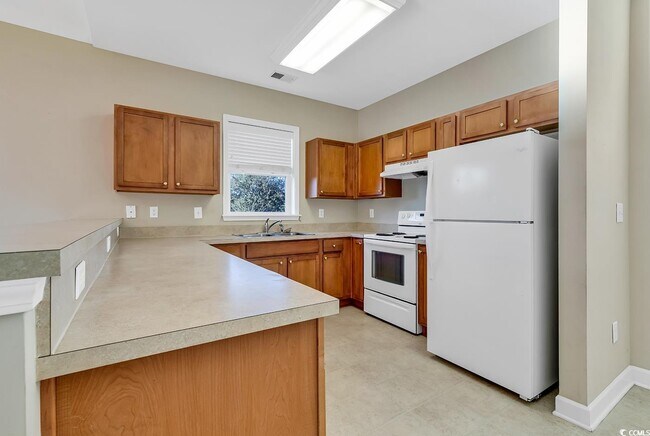 Building Photo - 216 Castle Dr