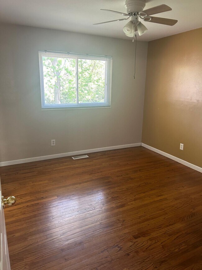 Building Photo - 375 Messina Dr