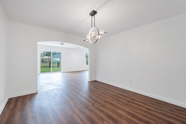 Building Photo - 11703 N Perry Ave