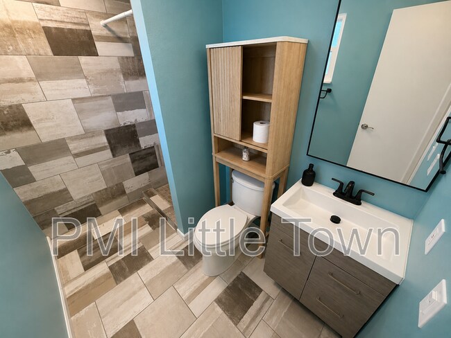 Building Photo - 7482 W Roxbury Pl