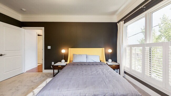 Building Photo - Amazing East Nashville 2 Bed/ 2 Bath Condo...