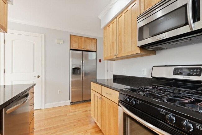 Building Photo - 4 bedroom in Boston MA 02134