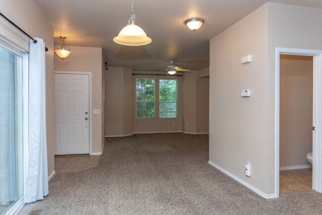 Building Photo - Beautiful 3-Bedroom Home Near Powers Corridor!