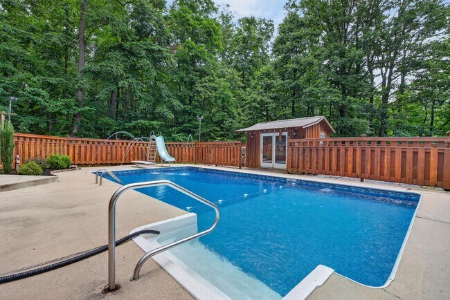 Building Photo - 2337 Laurel Top Cir