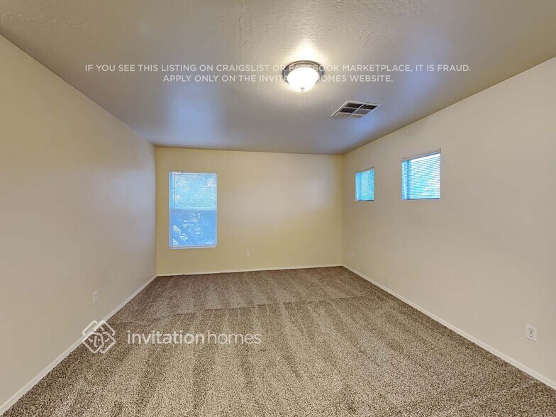 Building Photo - 10018 N 115th Dr