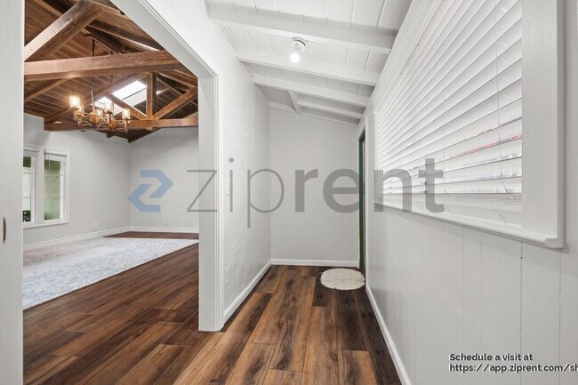 Building Photo - 3606 Barrett Ave