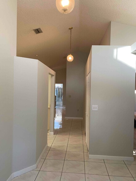 Building Photo - 248 SW 159th Ln