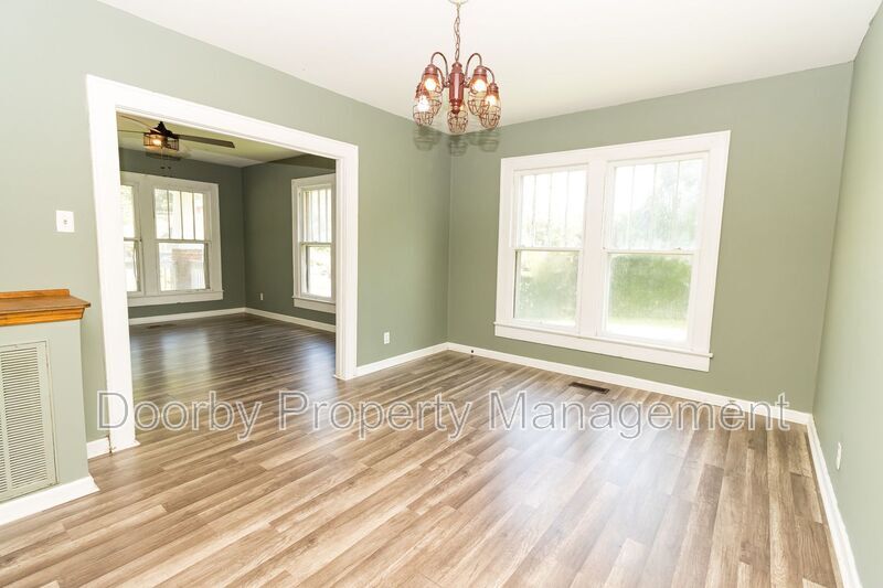 Building Photo - 156 Signal Hills Dr