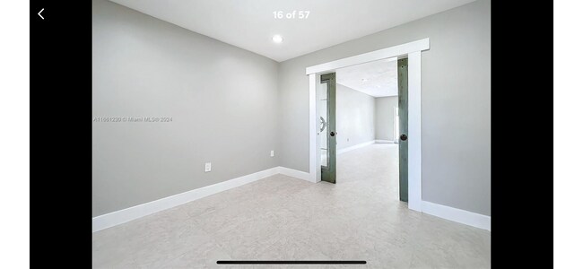 Building Photo - 13804 Kendale Lakes Dr