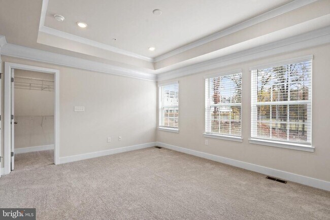 Building Photo - 516 Downswing Rd