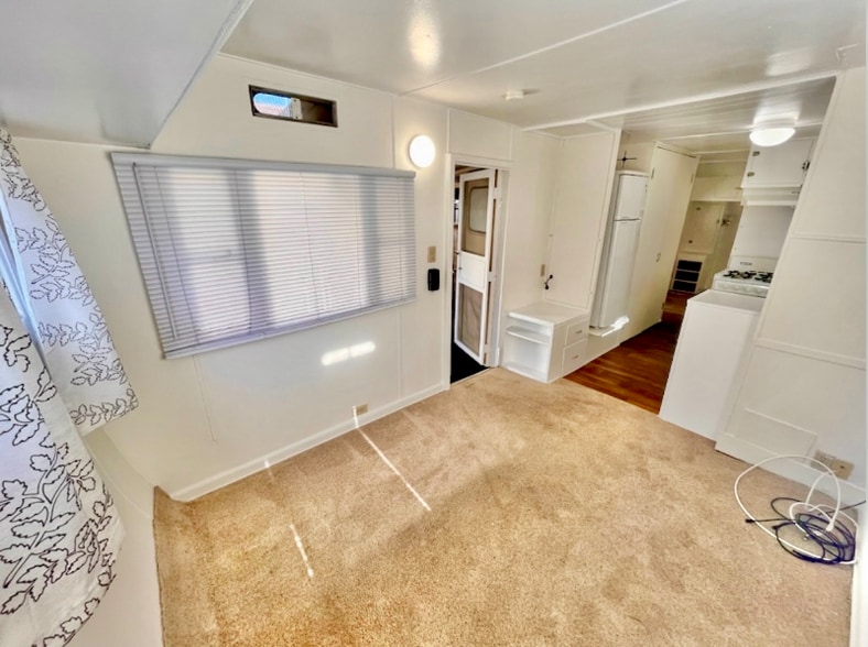Building Photo - 15012 Lemoli Ave