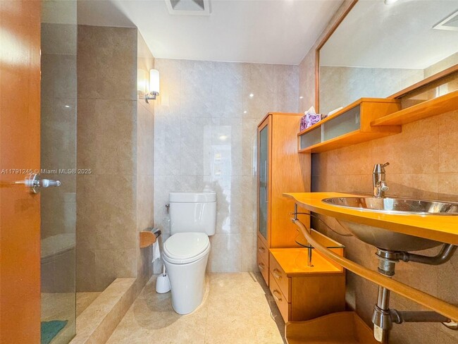 Building Photo - 3800 Galt Ocean Dr