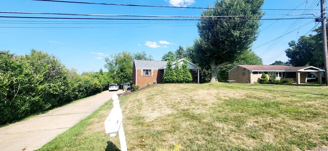 Building Photo - 3 Bed 2 Bath in Robinson, PA