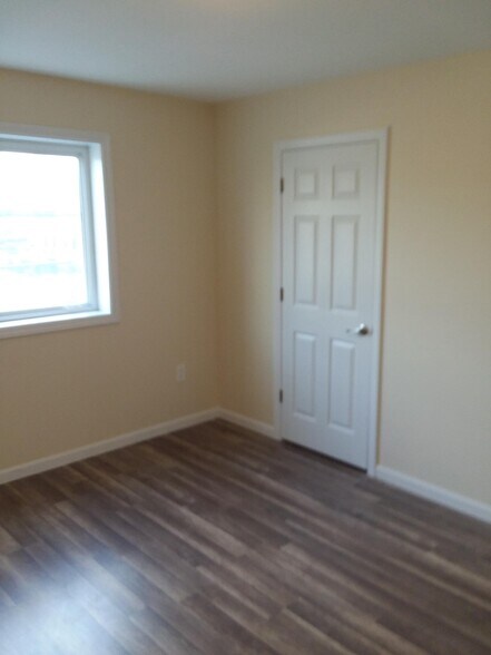 Building Photo - 2465 Lemoine Ave
