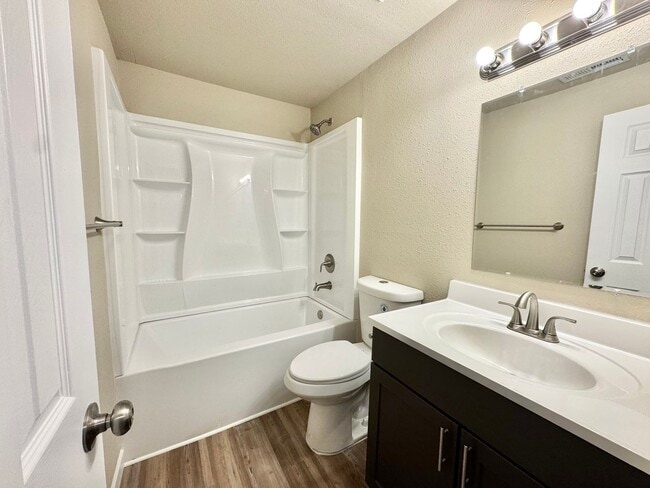 Building Photo - 351 Gahart Dr