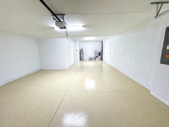 Building Photo - 11305 Shady Blossom Dr