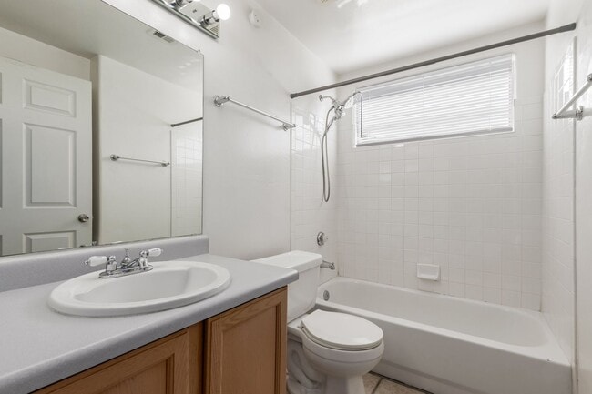 Building Photo - Adorable 2 bedroom unit in Paradise Valley!!
