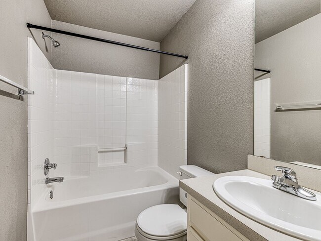 Building Photo - Updated home in Edmond + 3 bed + 2 bath + Edmond Schools