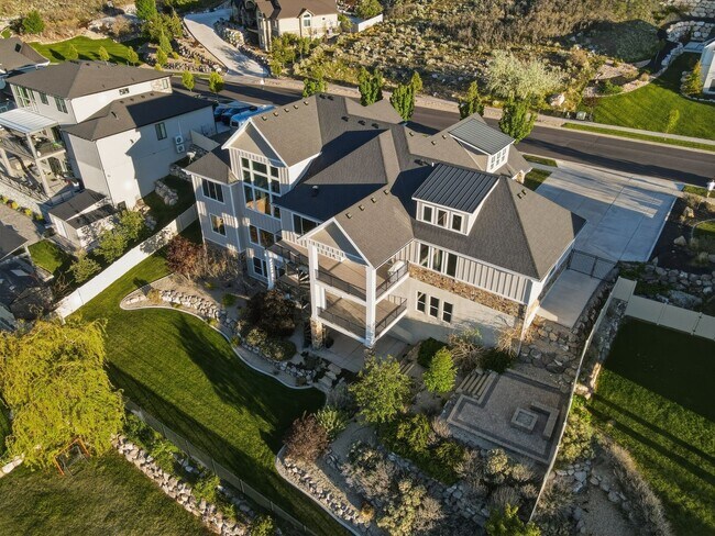 Building Photo - Luxurious Herriman 6 Bed with Indoor Court, Theater & Stunning Views!!!