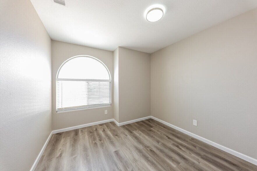 Building Photo - 3630 W Escuda Dr