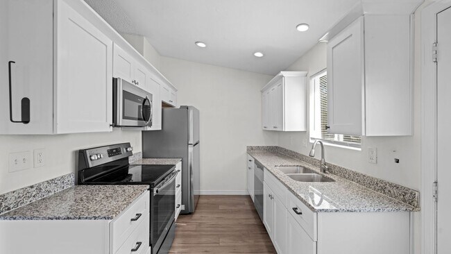 Building Photo - 580 Upton Dr