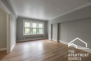 Building Photo - 1350 N Dearborn