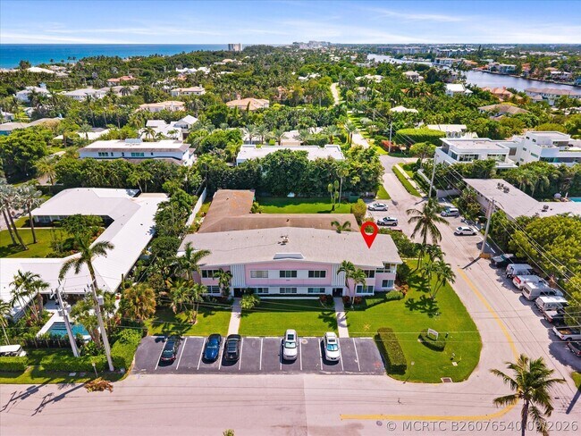 Building Photo - 990 Casuarina Rd