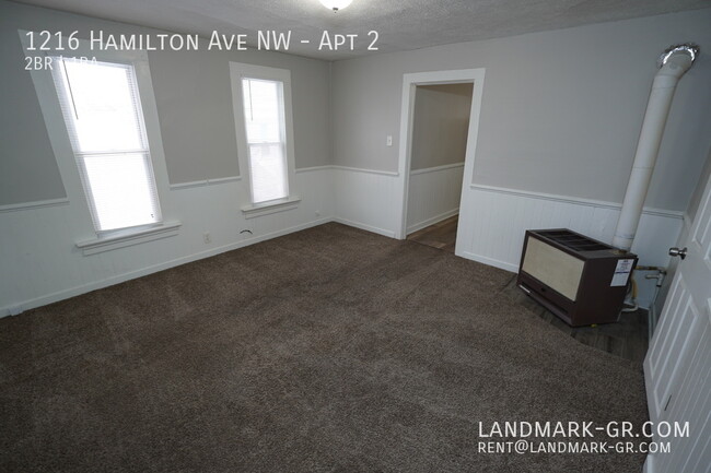 Building Photo - Updated 2-Bed, 1-Bath – First Month $775 Rent