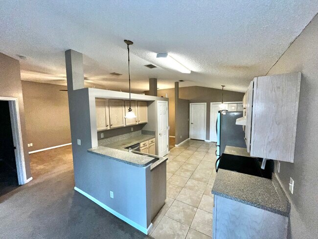 Building Photo - 1410 Soaring Flight Way