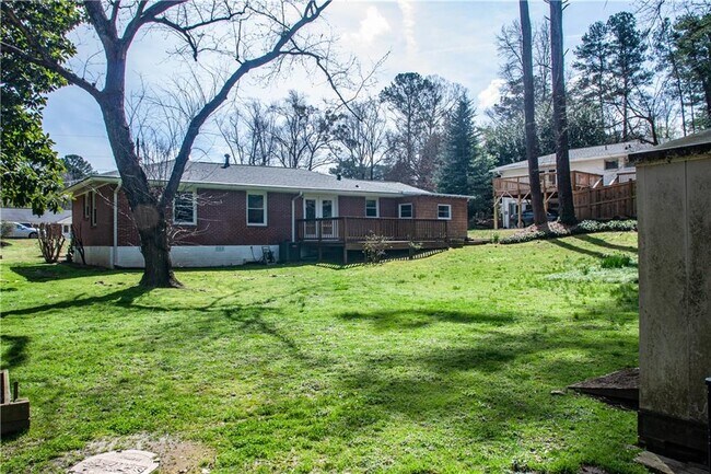 Building Photo - 2310 Poplar Springs Dr NE
