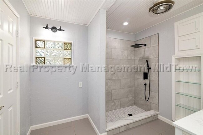 Building Photo - Stunning North Richland Hills