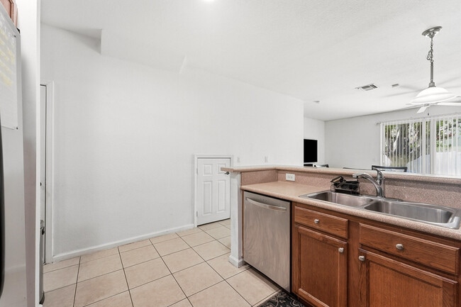 Building Photo - 6720 Cypress Walk Terrace