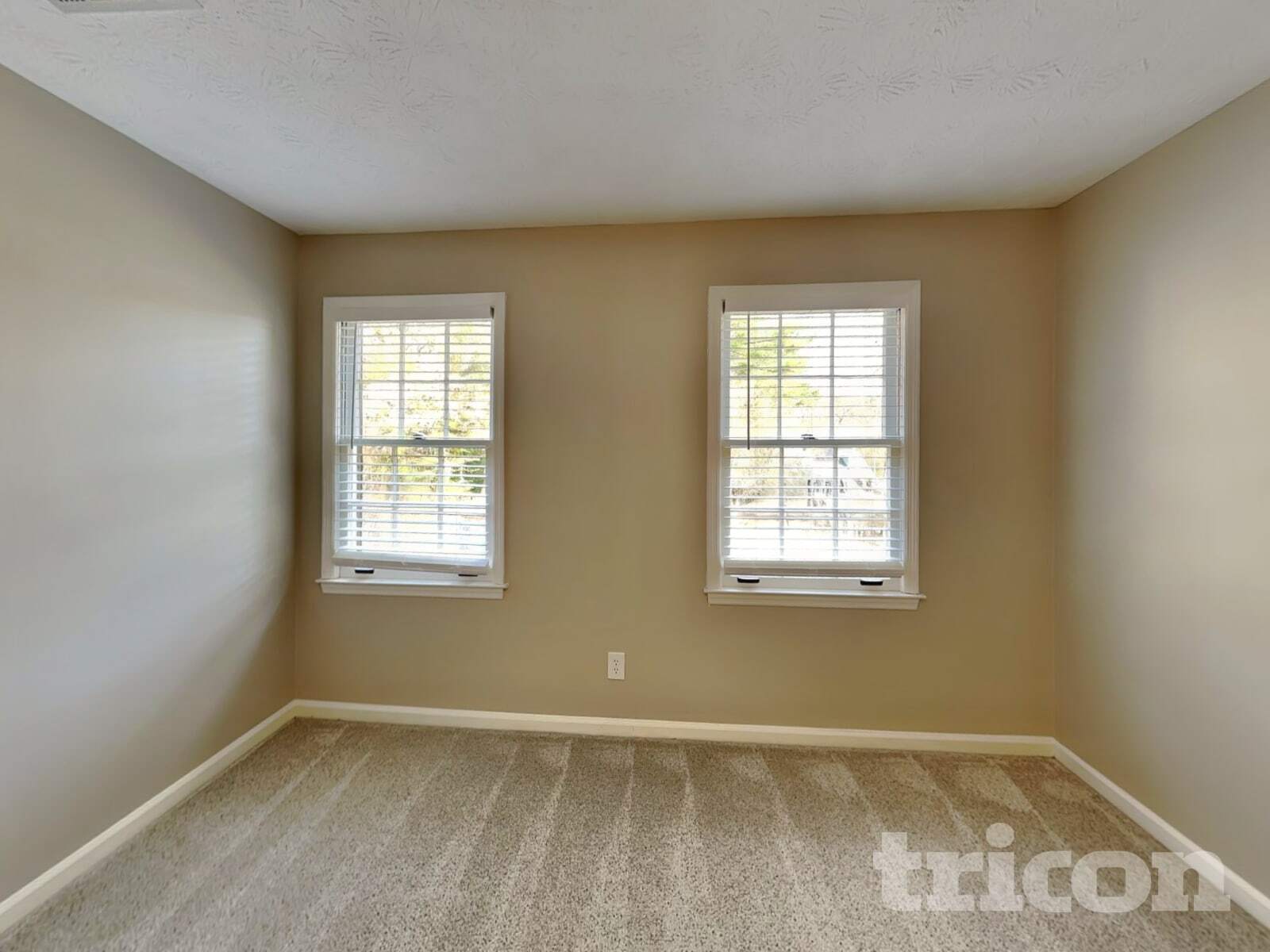 Building Photo - 361 Willow Glenn Dr