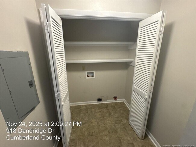 Building Photo - 918 Dandridge Dr